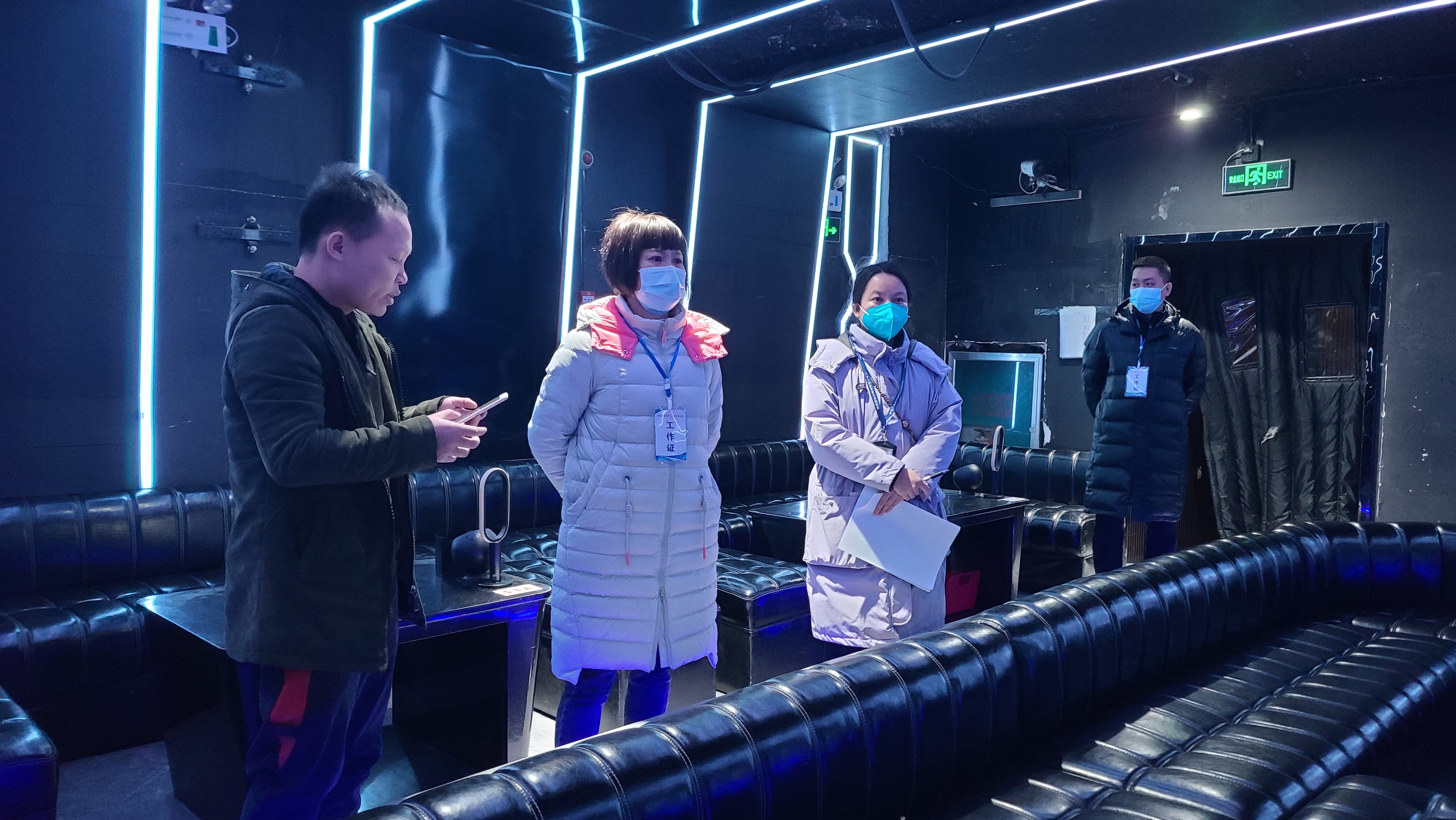 2023年两会期间分管领带带队到文旅市场经营单位开展“扫黑除恶”排查和宣传